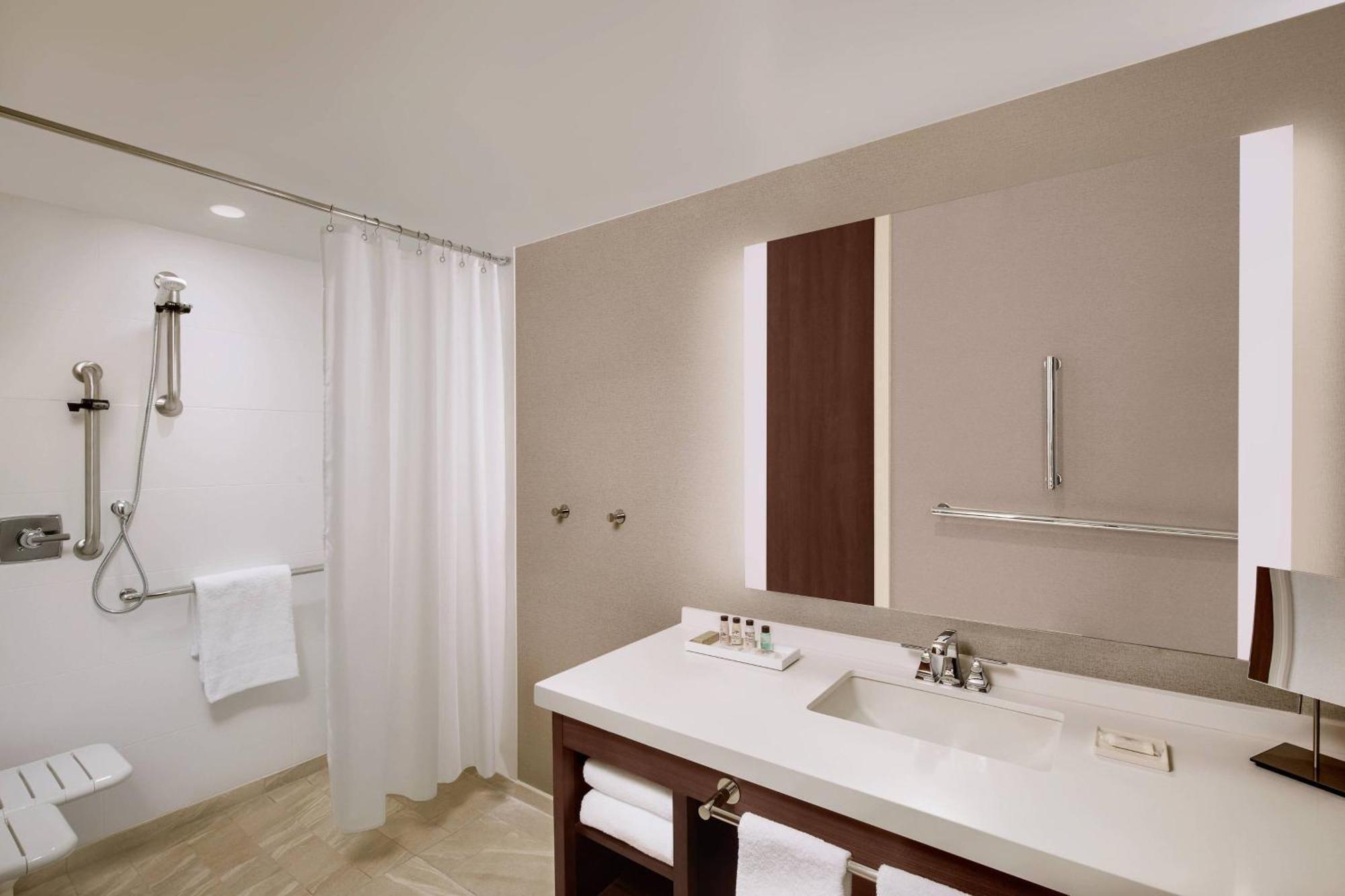 Marriott Dallas Allen Hotel & Convention Center Екстер'єр фото